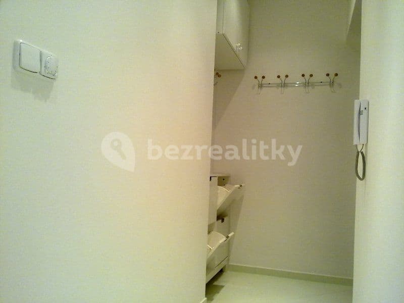 Studio flat to rent, 30 m², Tolstého, Prague, Prague Studio flat to rent, 30 m², Tolstého, Prague, Prague