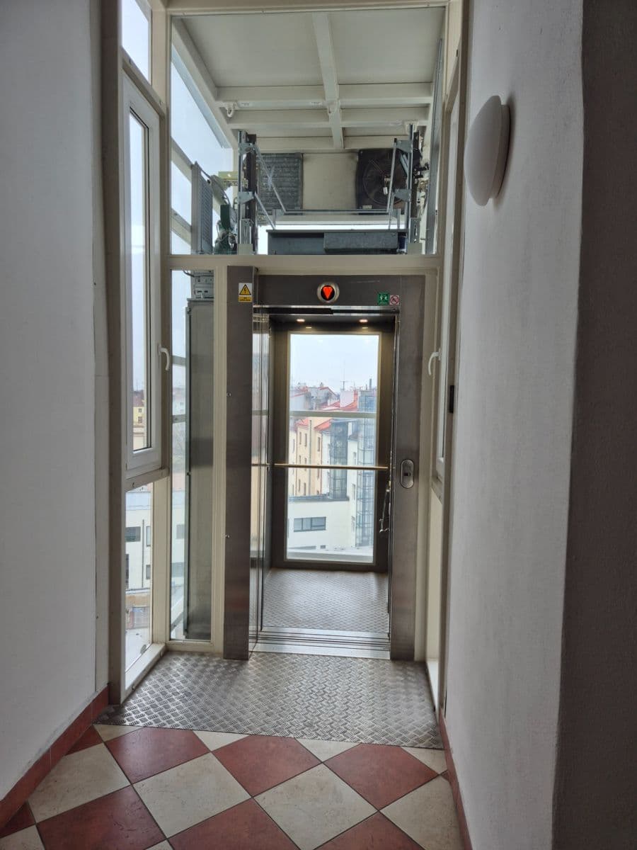 Studio flat to rent, 30 m², Tolstého, Prague, Prague Studio flat to rent, 30 m², Tolstého, Prague, Prague