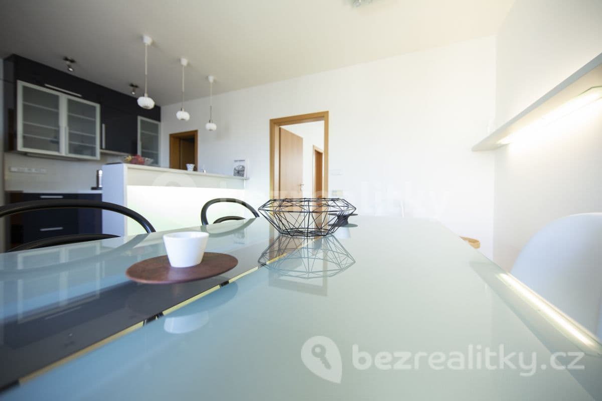 1 bedroom with open-plan kitchen flat to rent, 56 m², Karlovarská, Prague, Prague 1 bedroom with open-plan kitchen flat to rent, 56 m², Karlovarská, Prague, Prague