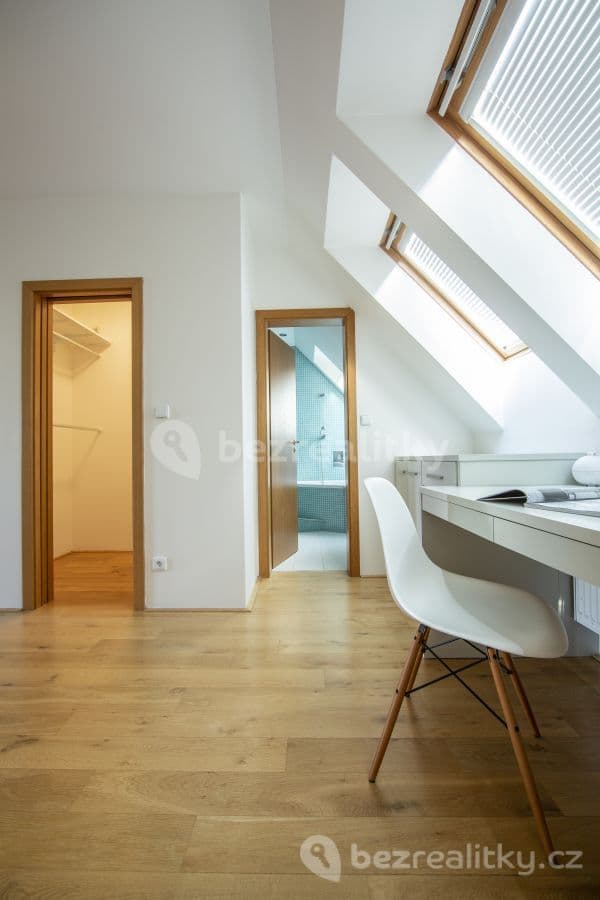 1 bedroom with open-plan kitchen flat to rent, 56 m², Karlovarská, Prague, Prague 1 bedroom with open-plan kitchen flat to rent, 56 m², Karlovarská, Prague, Prague