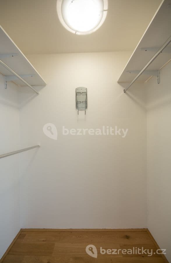 1 bedroom with open-plan kitchen flat to rent, 56 m², Karlovarská, Prague, Prague 1 bedroom with open-plan kitchen flat to rent, 56 m², Karlovarská, Prague, Prague