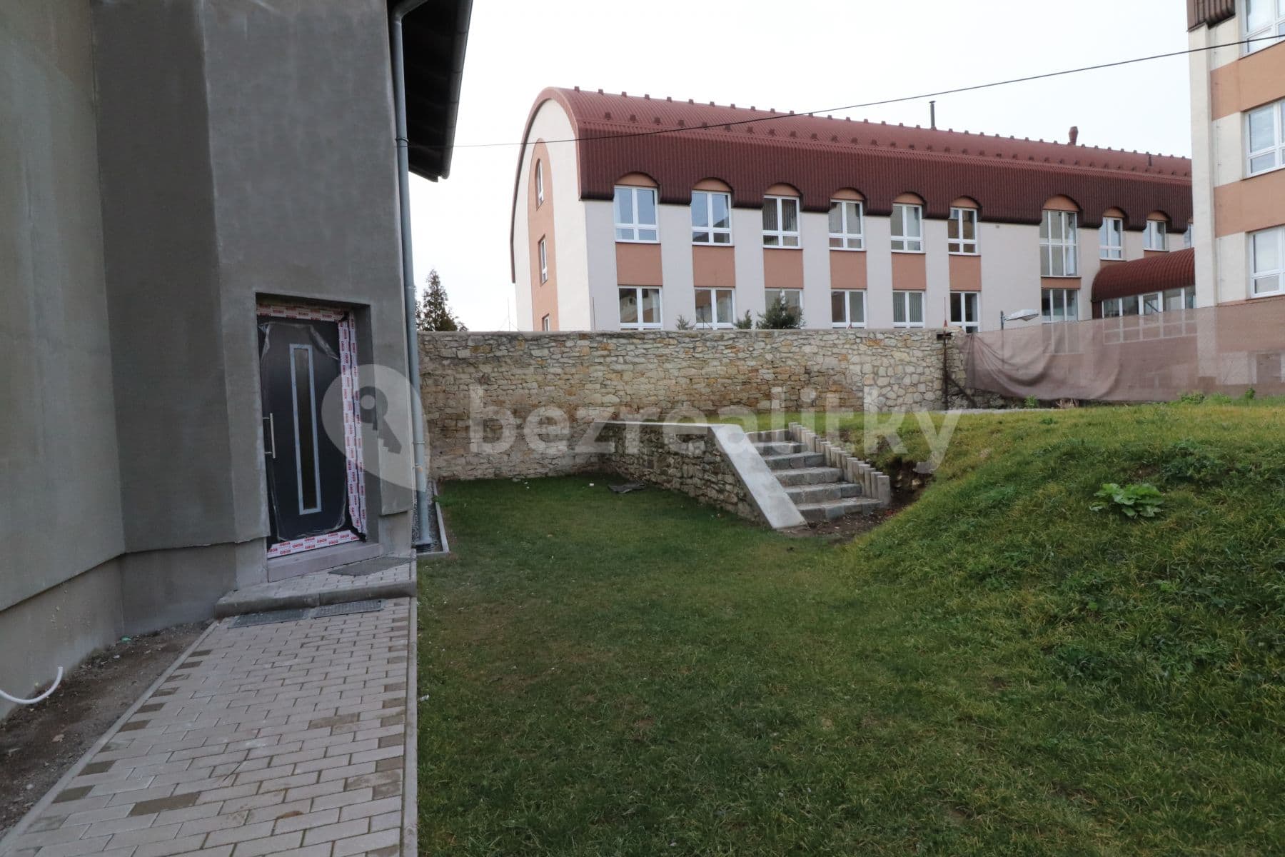 Studio flat to rent, 33 m², Nad Vápenkami, Kladno, Středočeský Region Studio flat to rent, 33 m², Nad Vápenkami, Kladno, Středočeský Region