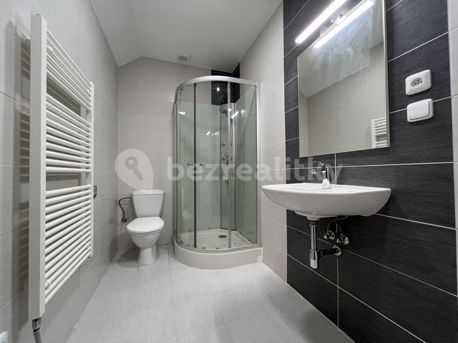 Studio flat to rent, 33 m², Nad Vápenkami, Kladno, Středočeský Region Studio flat to rent, 33 m², Nad Vápenkami, Kladno, Středočeský Region