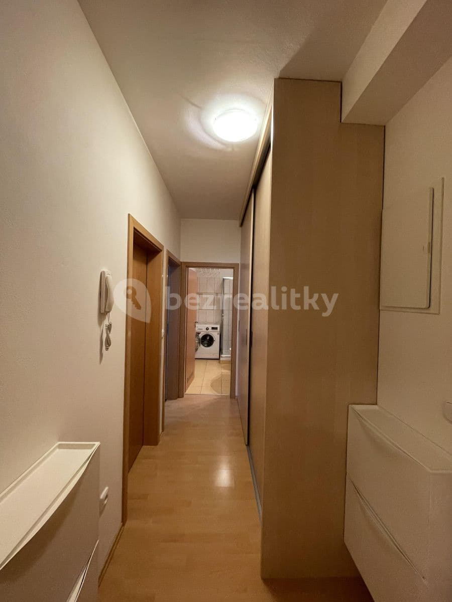 1 bedroom with open-plan kitchen flat to rent, 39 m², Klíčova, Brno, Jihomoravský Region 1 bedroom with open-plan kitchen flat to rent, 39 m², Klíčova, Brno, Jihomoravský Region