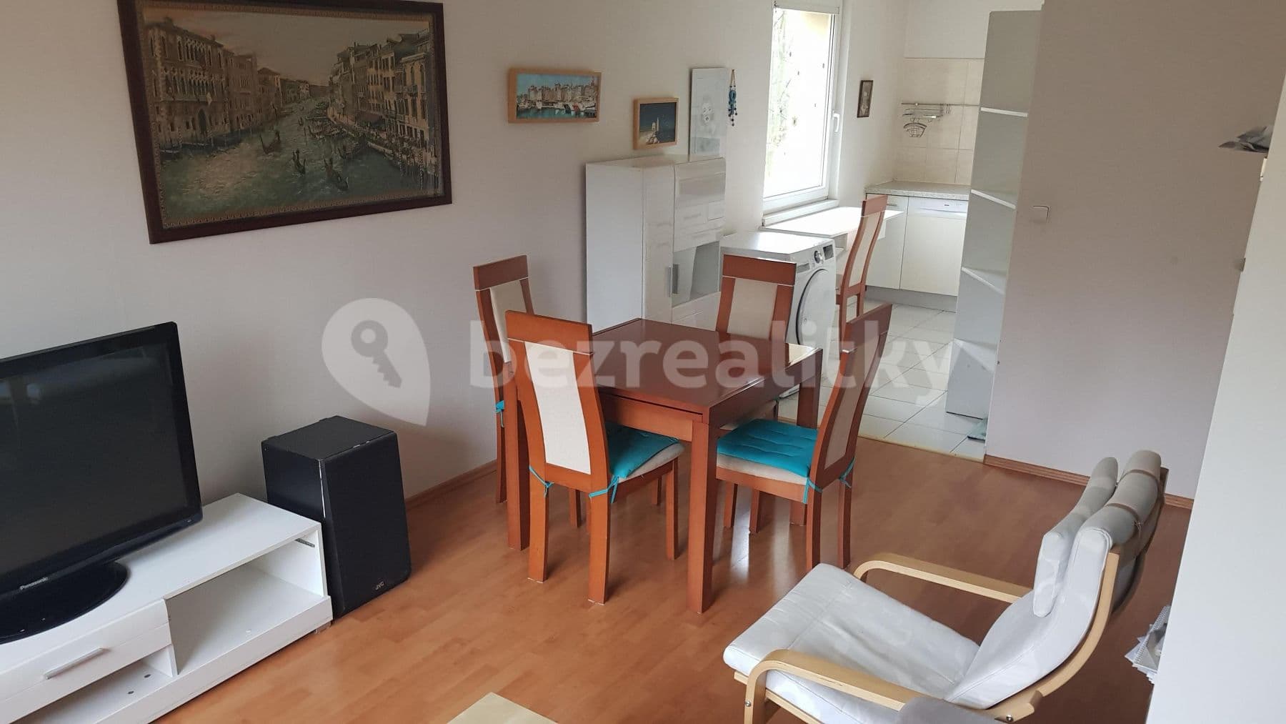 2 bedroom with open-plan kitchen flat to rent, 66 m², Trachtova, Prague, Prague 2 bedroom with open-plan kitchen flat to rent, 66 m², Trachtova, Prague, Prague