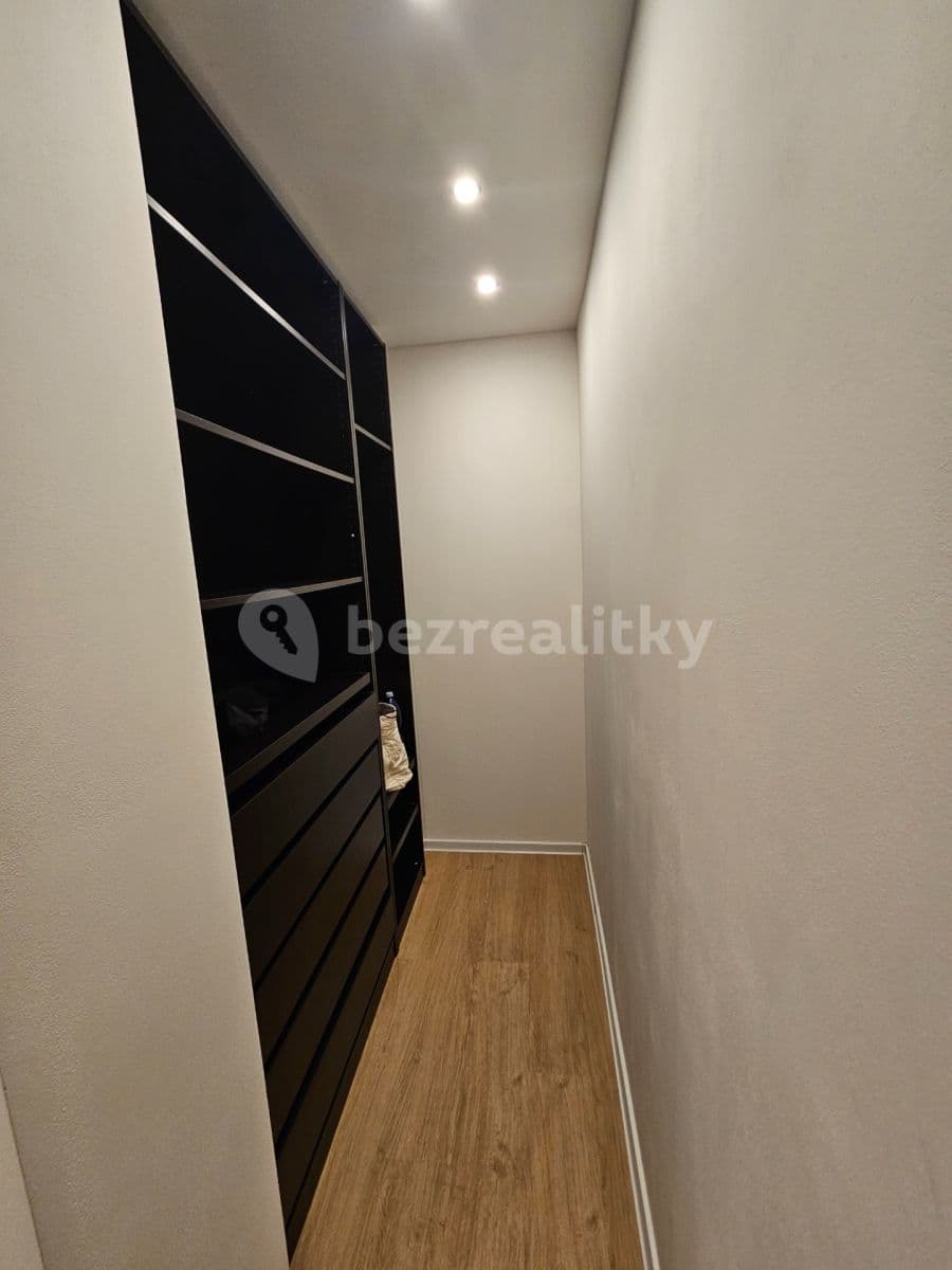 2 bedroom with open-plan kitchen flat to rent, 56 m², Katovická, Prague, Prague 2 bedroom with open-plan kitchen flat to rent, 56 m², Katovická, Prague, Prague
