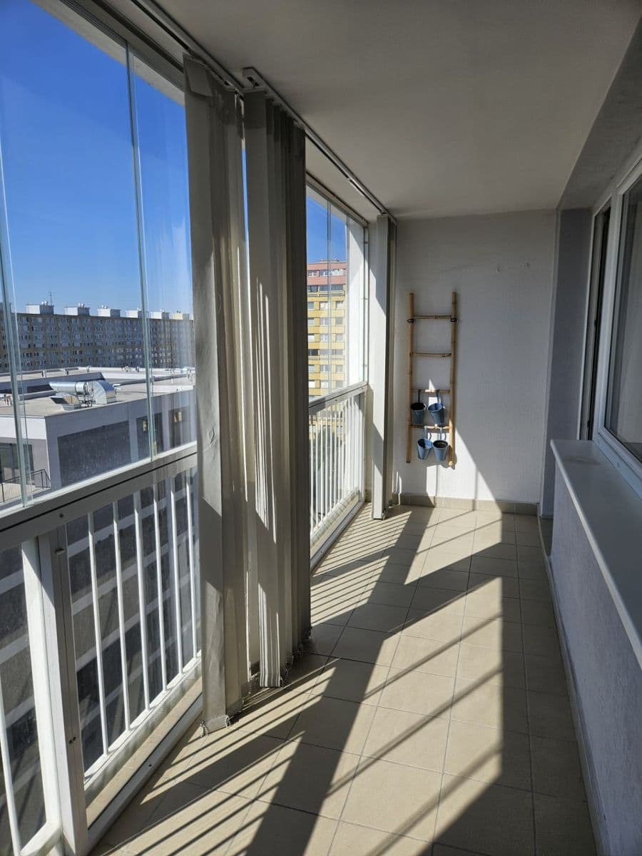 2 bedroom with open-plan kitchen flat to rent, 56 m², Katovická, Prague, Prague 2 bedroom with open-plan kitchen flat to rent, 56 m², Katovická, Prague, Prague