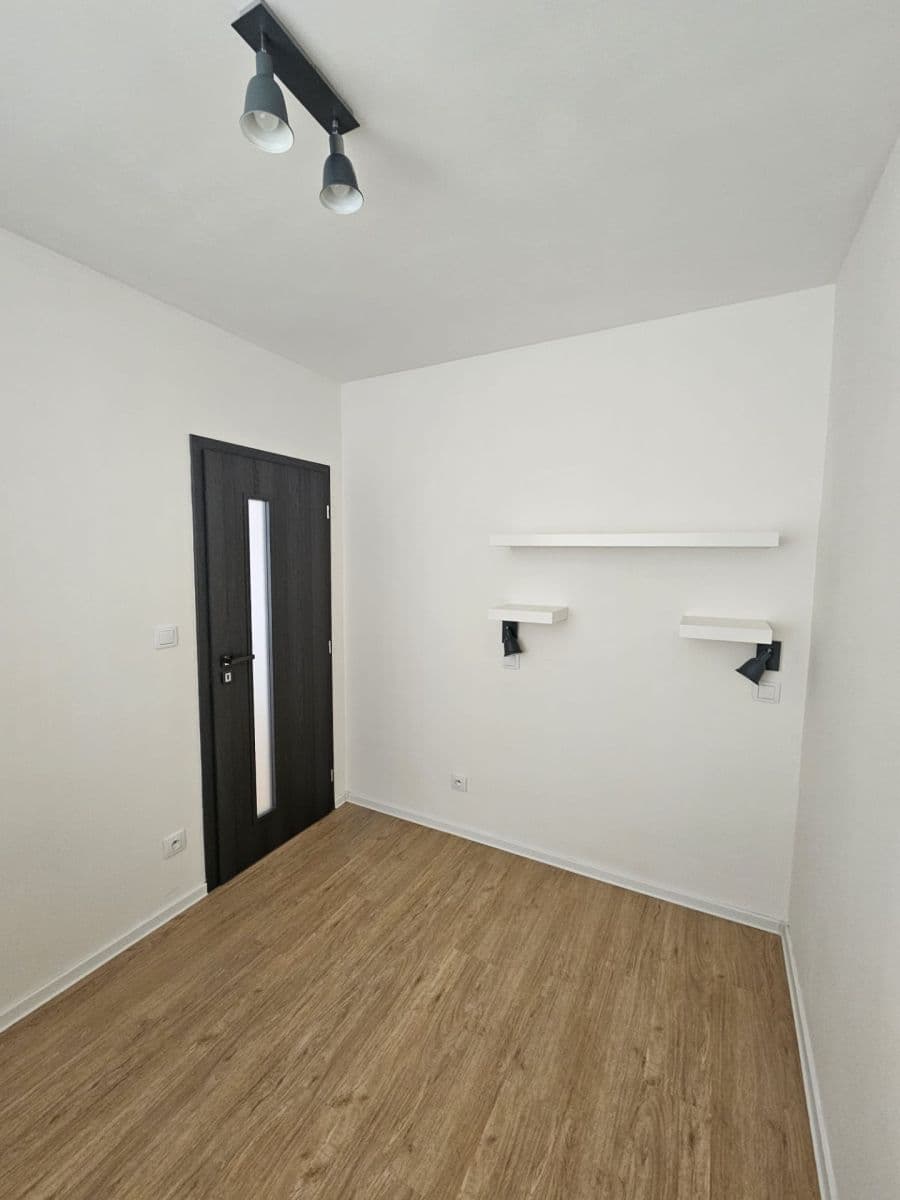 2 bedroom with open-plan kitchen flat to rent, 56 m², Katovická, Prague, Prague 2 bedroom with open-plan kitchen flat to rent, 56 m², Katovická, Prague, Prague