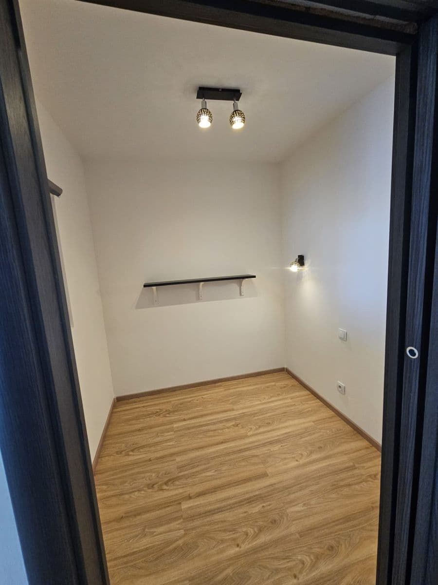2 bedroom with open-plan kitchen flat to rent, 56 m², Katovická, Prague, Prague 2 bedroom with open-plan kitchen flat to rent, 56 m², Katovická, Prague, Prague