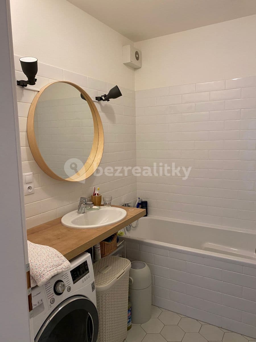 1 bedroom with open-plan kitchen flat to rent, 44 m², Lišejníková, Brno, Jihomoravský Region 1 bedroom with open-plan kitchen flat to rent, 44 m², Lišejníková, Brno, Jihomoravský Region