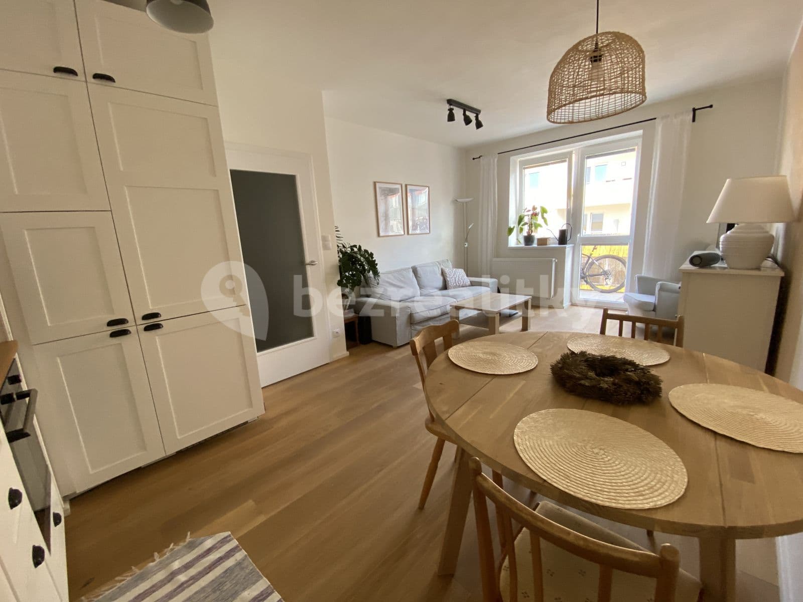 1 bedroom with open-plan kitchen flat to rent, 44 m², Lišejníková, Brno, Jihomoravský Region 1 bedroom with open-plan kitchen flat to rent, 44 m², Lišejníková, Brno, Jihomoravský Region