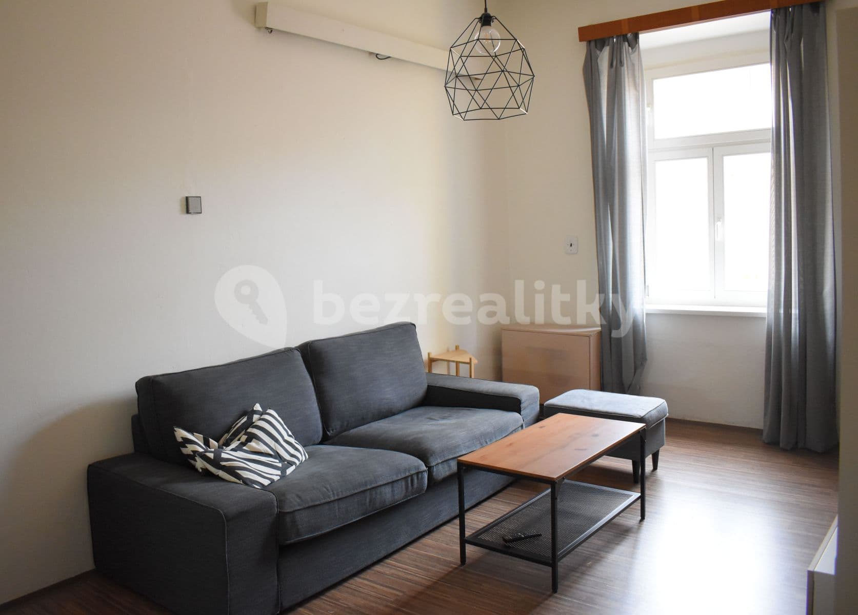 1 bedroom with open-plan kitchen flat to rent, 43 m², Rostislavova, Prague, Prague 1 bedroom with open-plan kitchen flat to rent, 43 m², Rostislavova, Prague, Prague