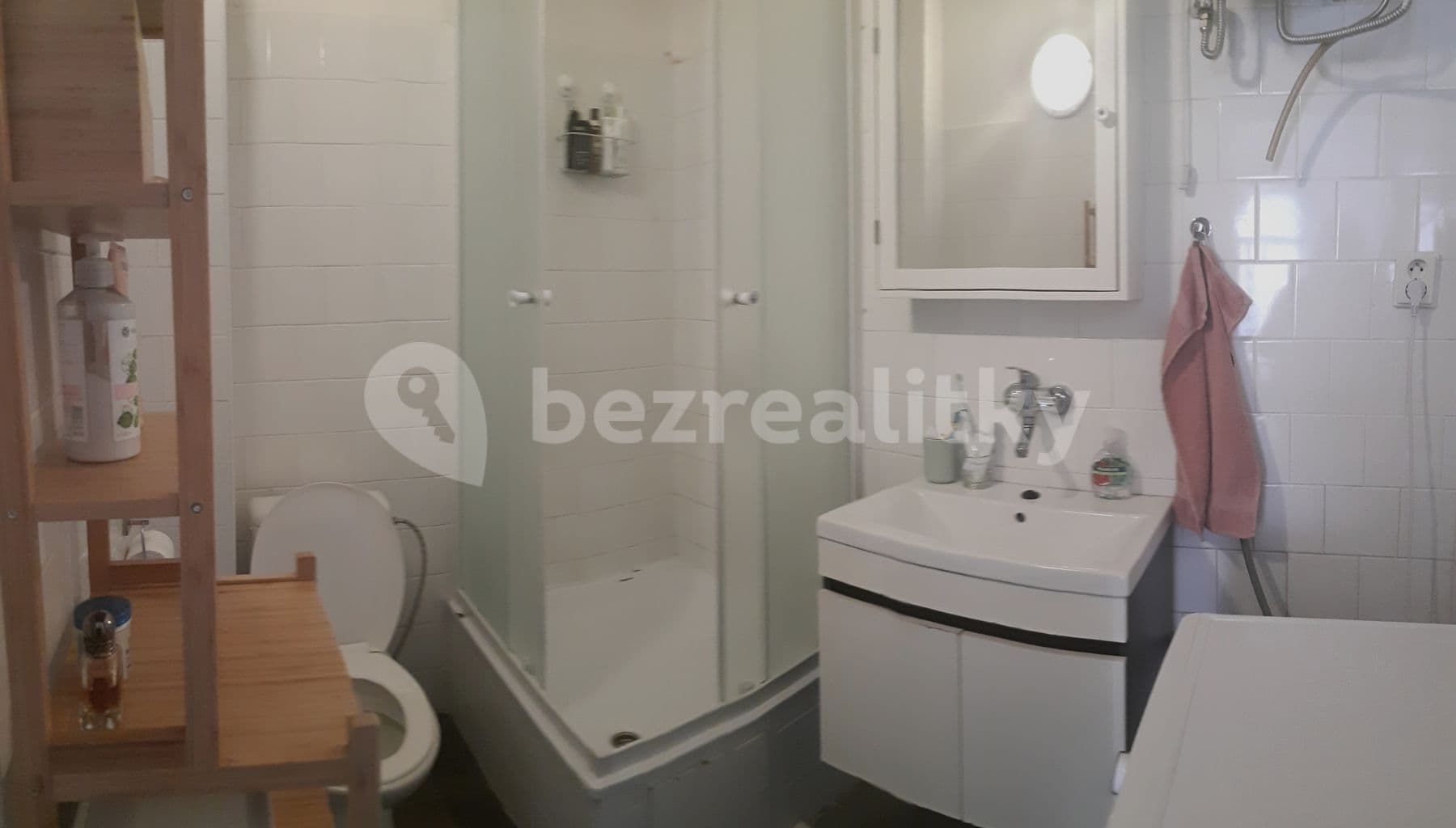 1 bedroom with open-plan kitchen flat to rent, 43 m², Rostislavova, Prague, Prague 1 bedroom with open-plan kitchen flat to rent, 43 m², Rostislavova, Prague, Prague