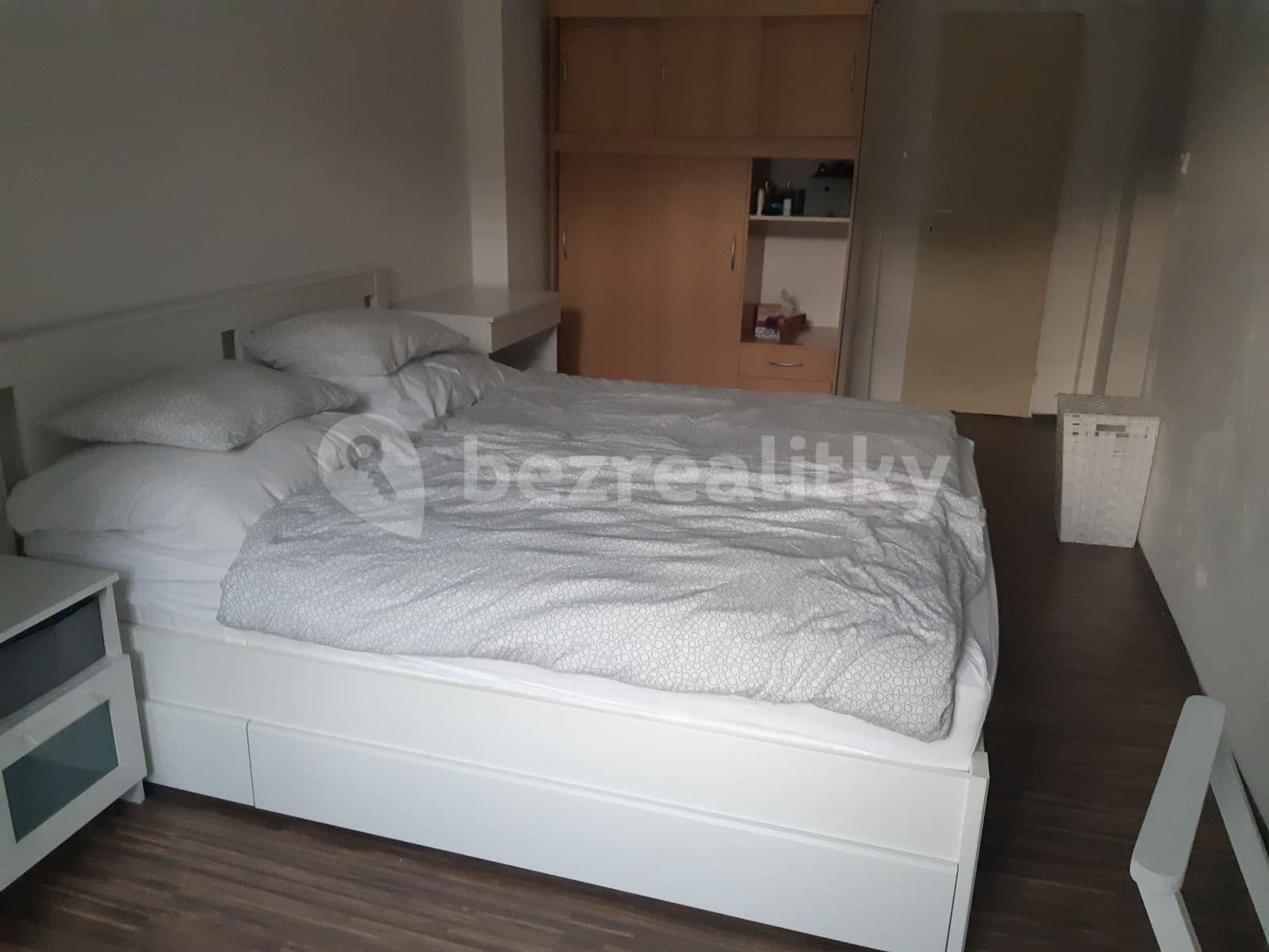1 bedroom with open-plan kitchen flat to rent, 43 m², Rostislavova, Prague, Prague 1 bedroom with open-plan kitchen flat to rent, 43 m², Rostislavova, Prague, Prague