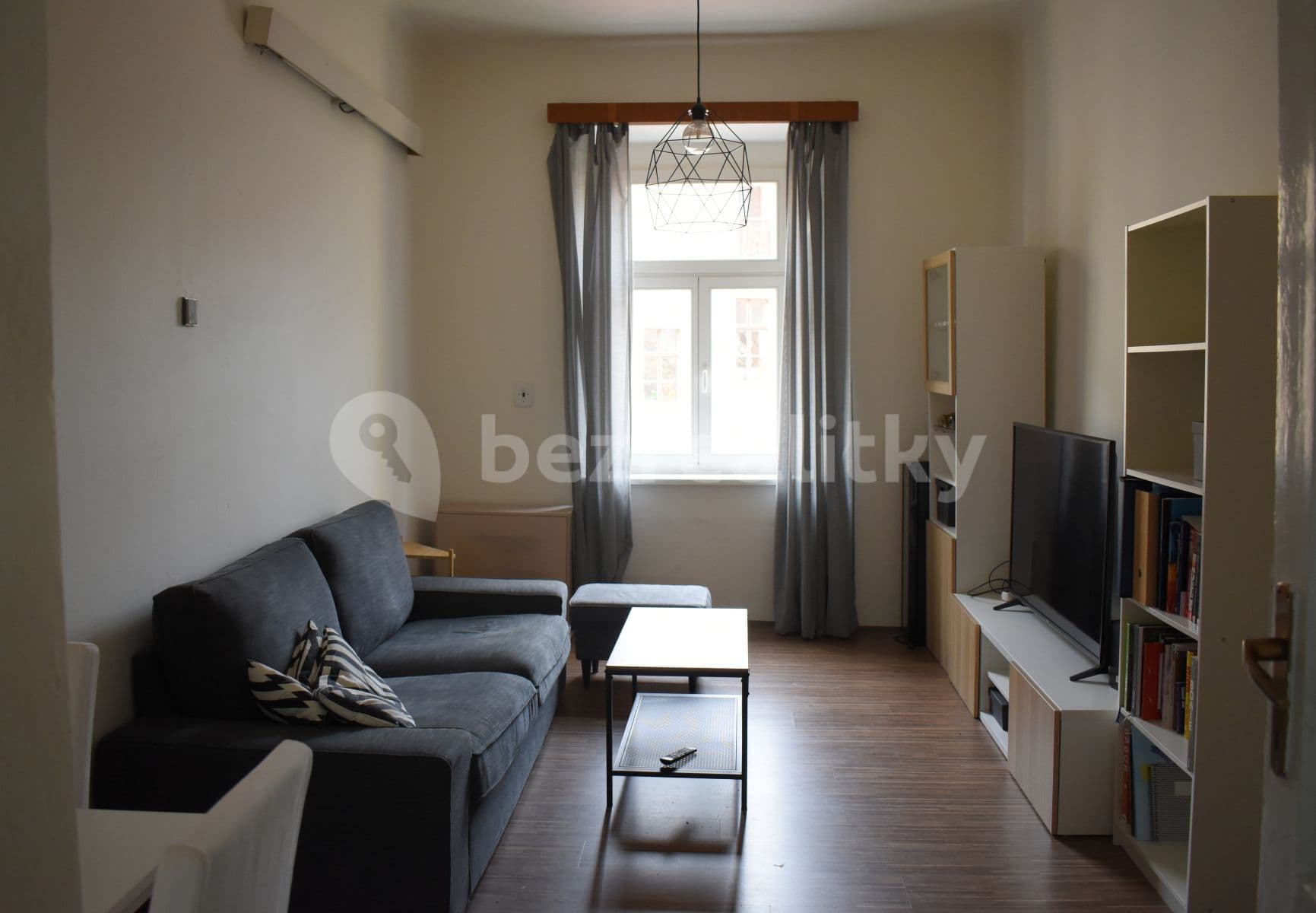 1 bedroom with open-plan kitchen flat to rent, 43 m², Rostislavova, Prague, Prague 1 bedroom with open-plan kitchen flat to rent, 43 m², Rostislavova, Prague, Prague