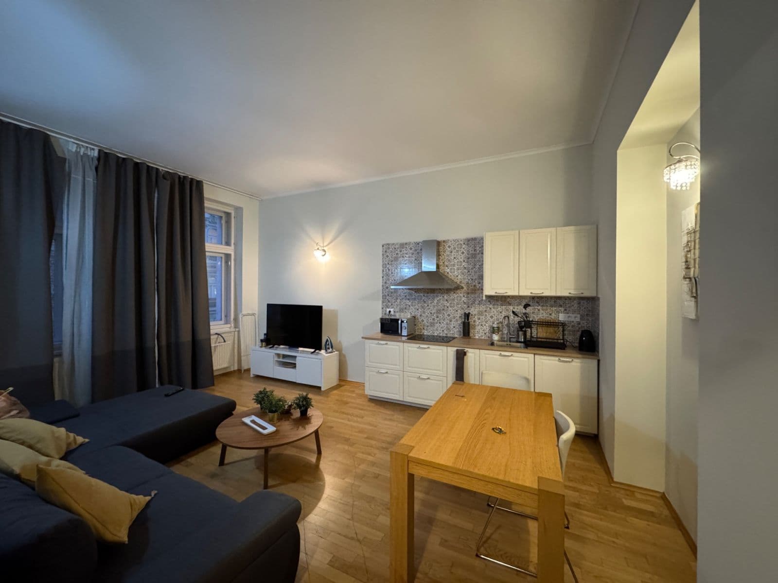 1 bedroom with open-plan kitchen flat to rent, 55 m², Rumunská, Prague, Prague 1 bedroom with open-plan kitchen flat to rent, 55 m², Rumunská, Prague, Prague