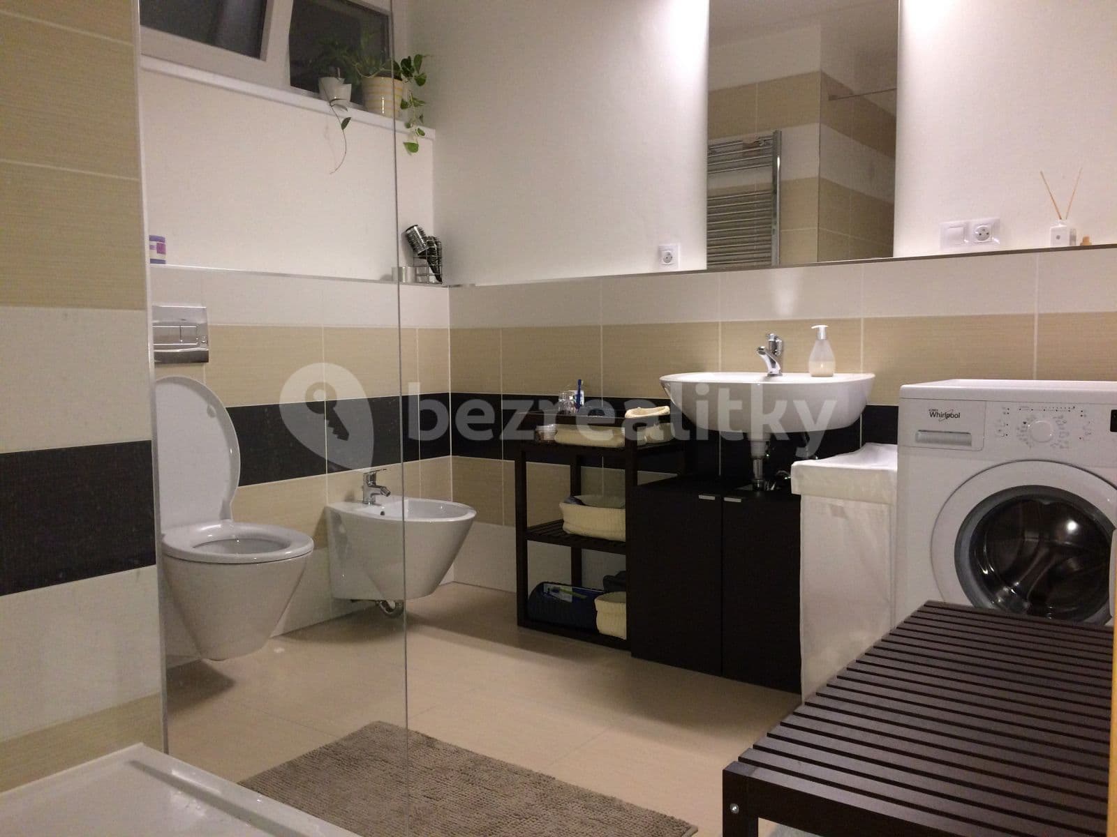 1 bedroom with open-plan kitchen flat to rent, 73 m², U Roháčových kasáren, Prague, Prague 1 bedroom with open-plan kitchen flat to rent, 73 m², U Roháčových kasáren, Prague, Prague