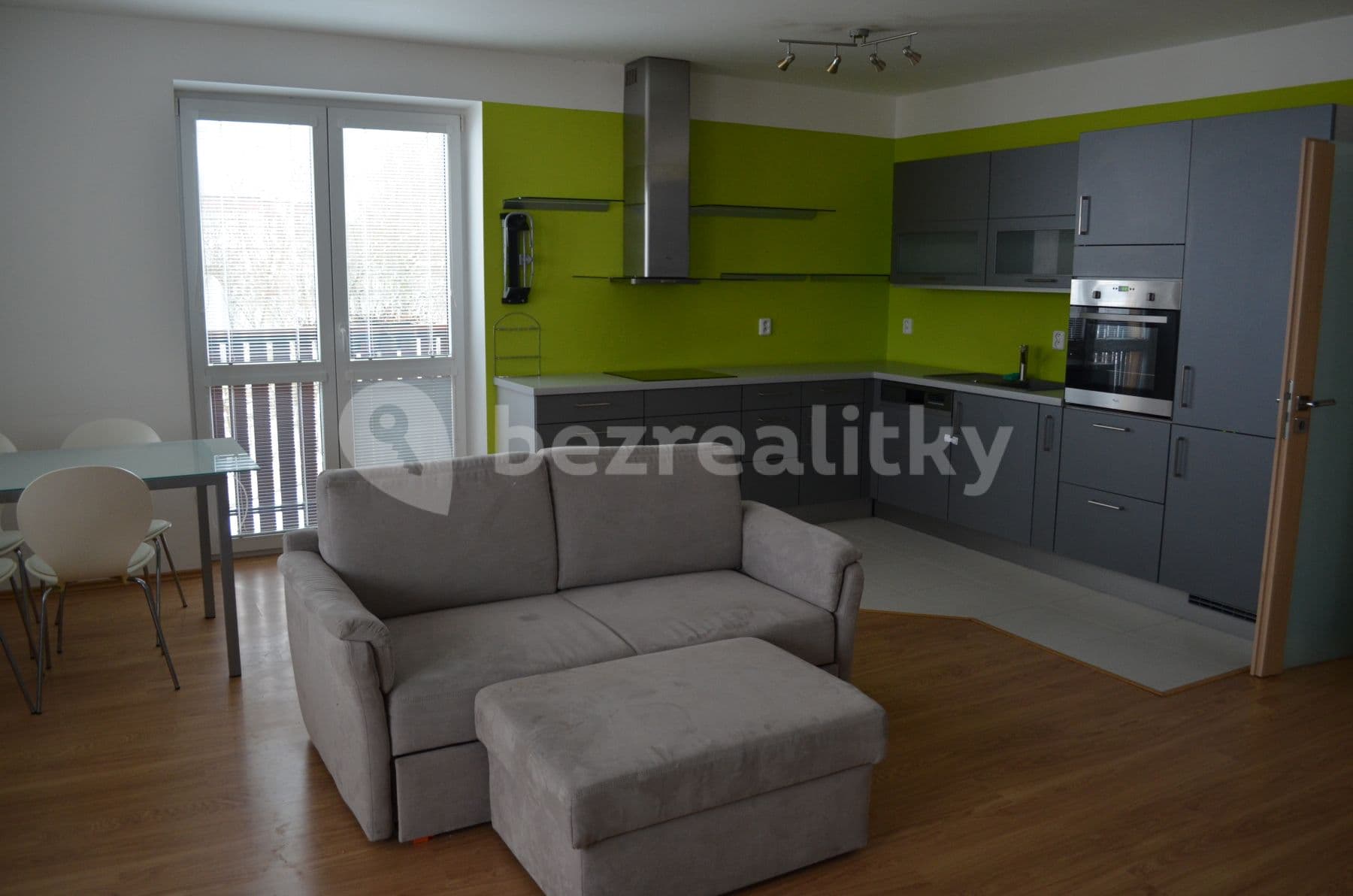 1 bedroom with open-plan kitchen flat to rent, 63 m², Sloupecká, Měchenice, Středočeský Region 1 bedroom with open-plan kitchen flat to rent, 63 m², Sloupecká, Měchenice, Středočeský Region