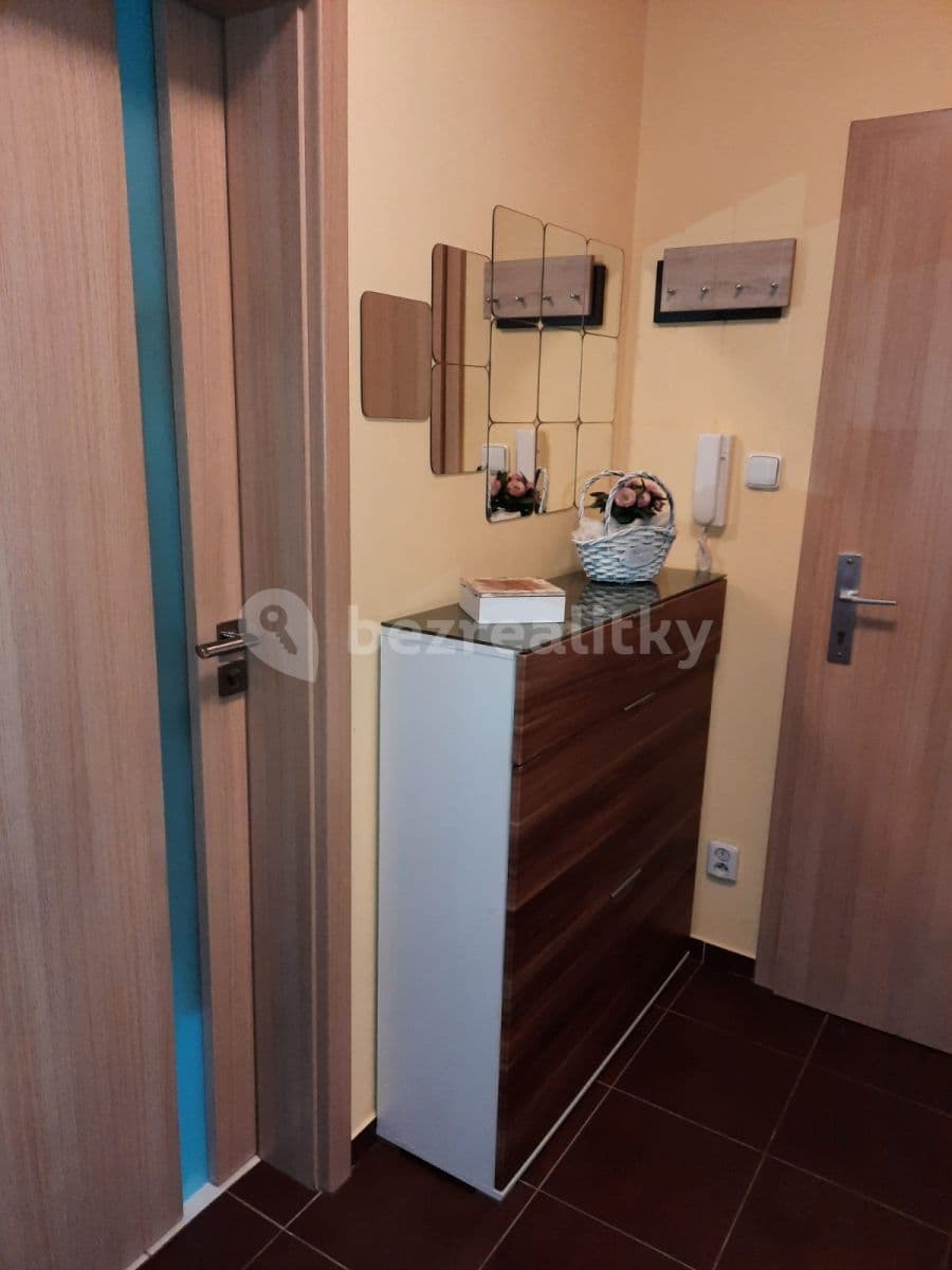 1 bedroom with open-plan kitchen flat to rent, 63 m², Sloupecká, Měchenice, Středočeský Region 1 bedroom with open-plan kitchen flat to rent, 63 m², Sloupecká, Měchenice, Středočeský Region