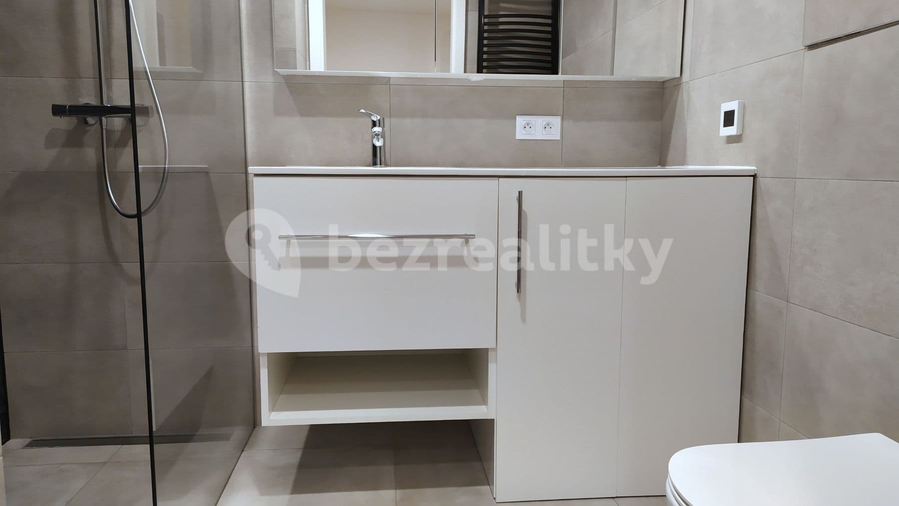 Studio flat to rent, 31 m², Mukařovského, Prague, Prague Studio flat to rent, 31 m², Mukařovského, Prague, Prague