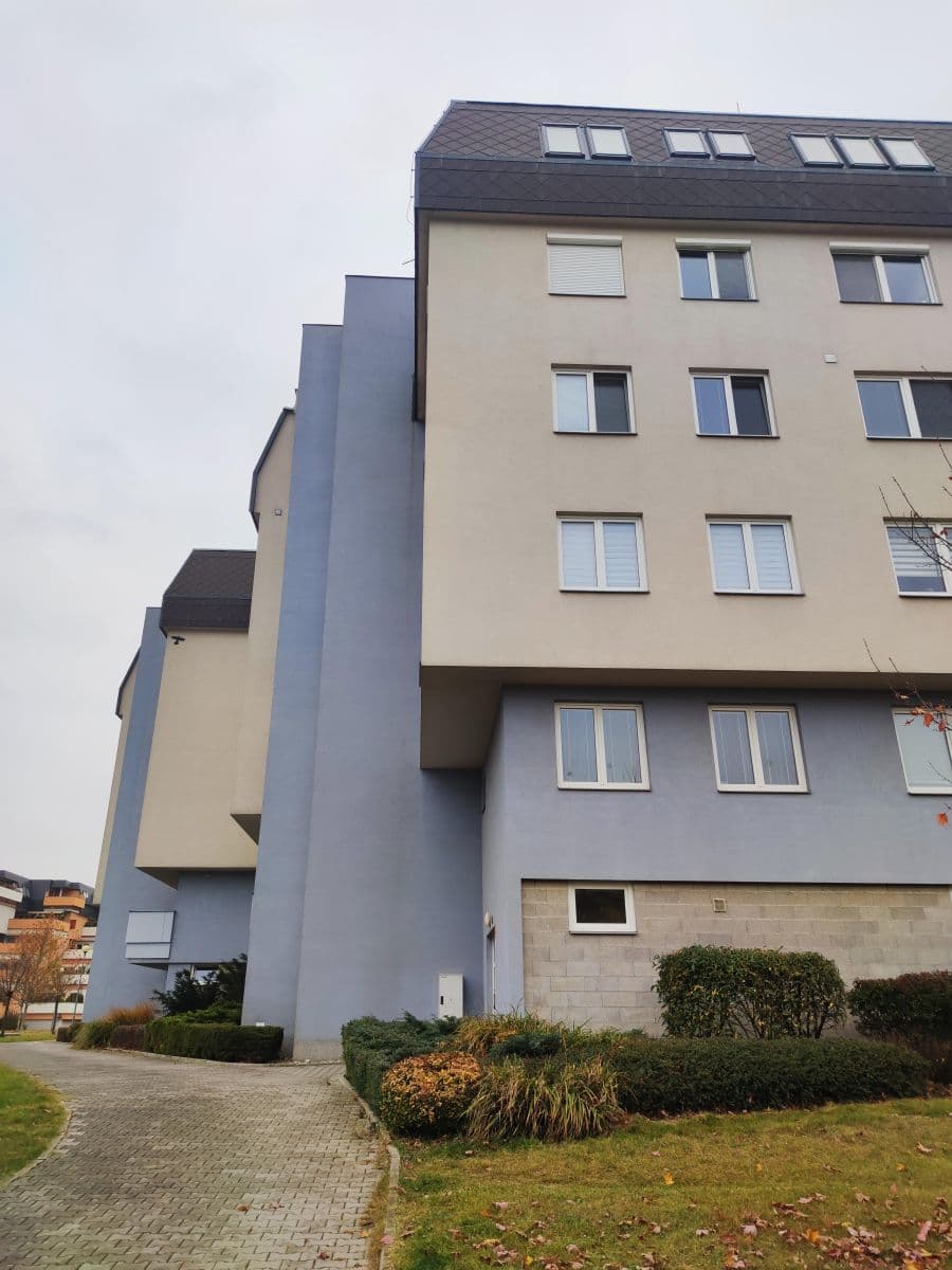 Studio flat to rent, 38 m², Na Tabulovém vrchu, Olomouc, Olomoucký Region Studio flat to rent, 38 m², Na Tabulovém vrchu, Olomouc, Olomoucký Region