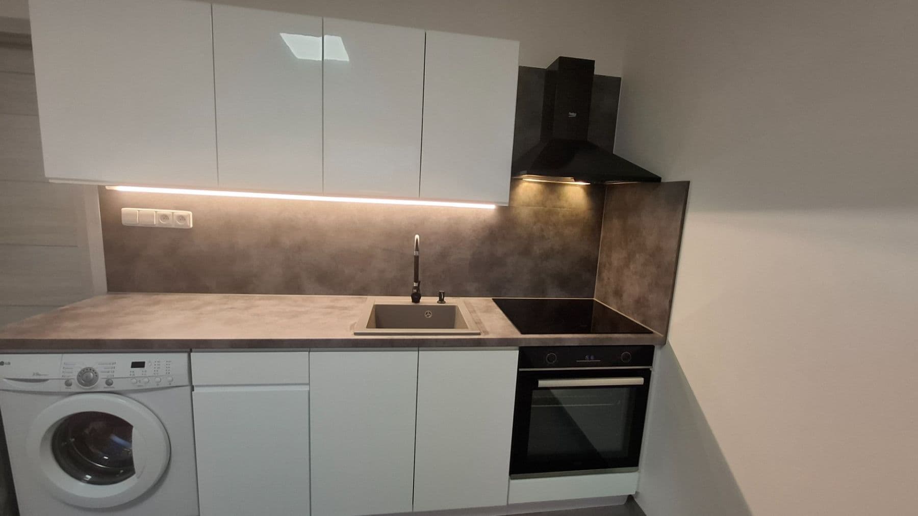 1 bedroom with open-plan kitchen flat to rent, 40 m², Brandtova, Ústí nad Labem, Ústecký Region 1 bedroom with open-plan kitchen flat to rent, 40 m², Brandtova, Ústí nad Labem, Ústecký Region