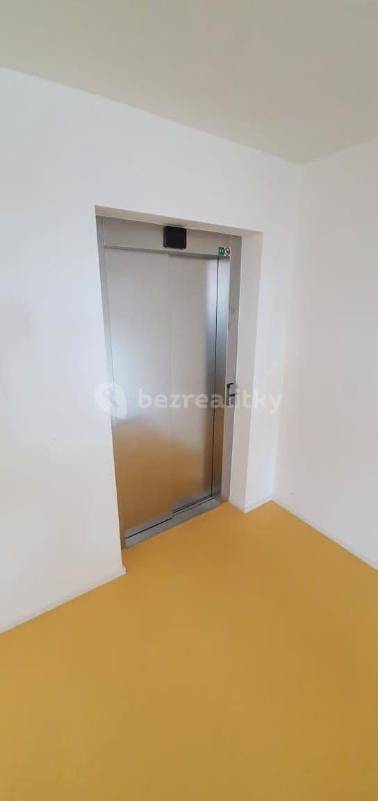 1 bedroom with open-plan kitchen flat to rent, 50 m², U Plynárny, Prague, Prague 1 bedroom with open-plan kitchen flat to rent, 50 m², U Plynárny, Prague, Prague