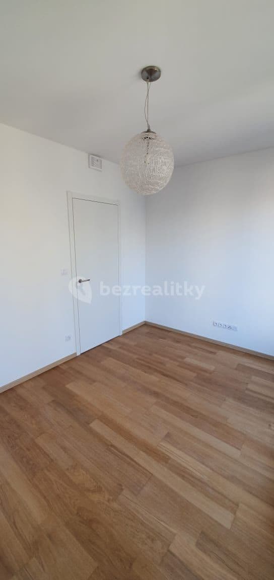 1 bedroom with open-plan kitchen flat to rent, 50 m², U Plynárny, Prague, Prague 1 bedroom with open-plan kitchen flat to rent, 50 m², U Plynárny, Prague, Prague