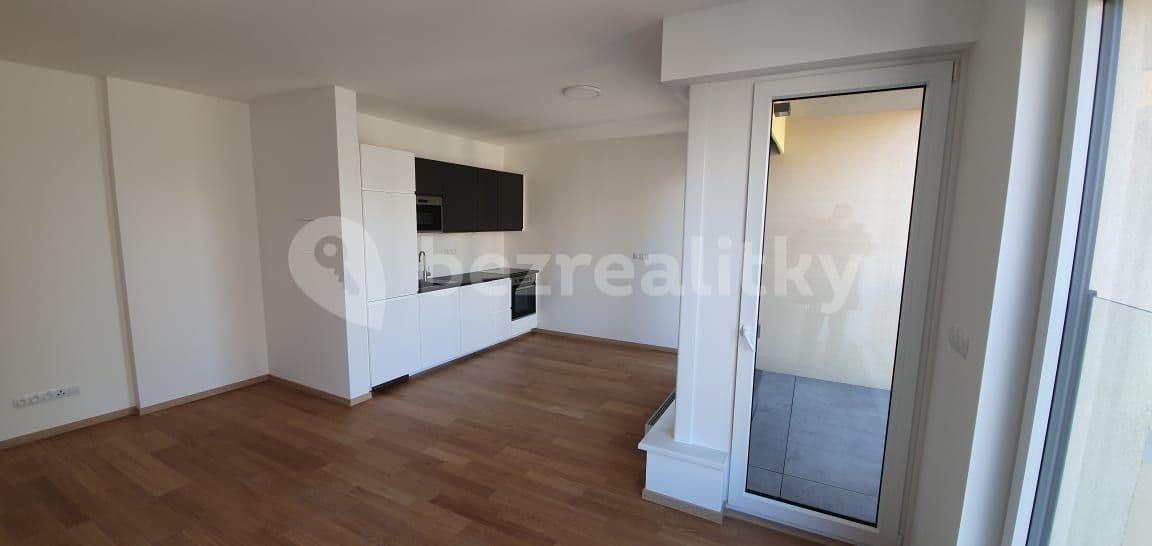 1 bedroom with open-plan kitchen flat to rent, 50 m², U Plynárny, Prague, Prague 1 bedroom with open-plan kitchen flat to rent, 50 m², U Plynárny, Prague, Prague
