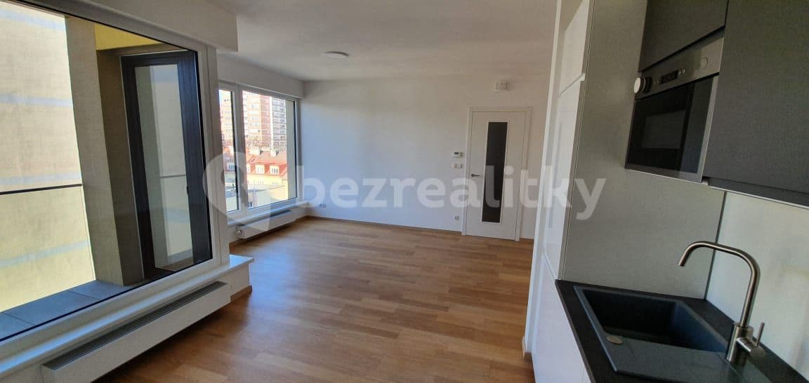 1 bedroom with open-plan kitchen flat to rent, 50 m², U Plynárny, Prague, Prague 1 bedroom with open-plan kitchen flat to rent, 50 m², U Plynárny, Prague, Prague