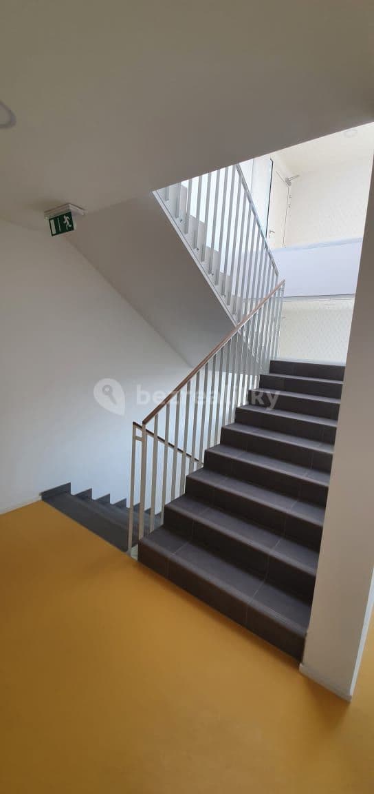 1 bedroom with open-plan kitchen flat to rent, 50 m², U Plynárny, Prague, Prague 1 bedroom with open-plan kitchen flat to rent, 50 m², U Plynárny, Prague, Prague
