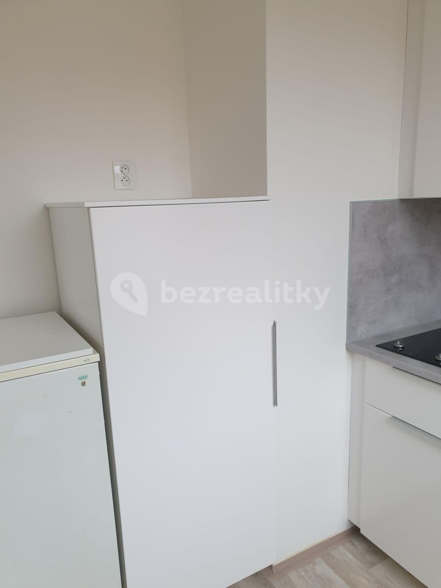Studio flat to rent, 30 m², Brodského, Prague, Prague Studio flat to rent, 30 m², Brodského, Prague, Prague