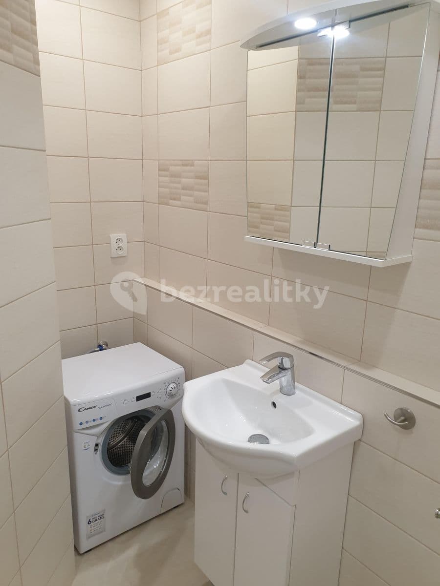 Studio flat to rent, 30 m², Brodského, Prague, Prague Studio flat to rent, 30 m², Brodského, Prague, Prague