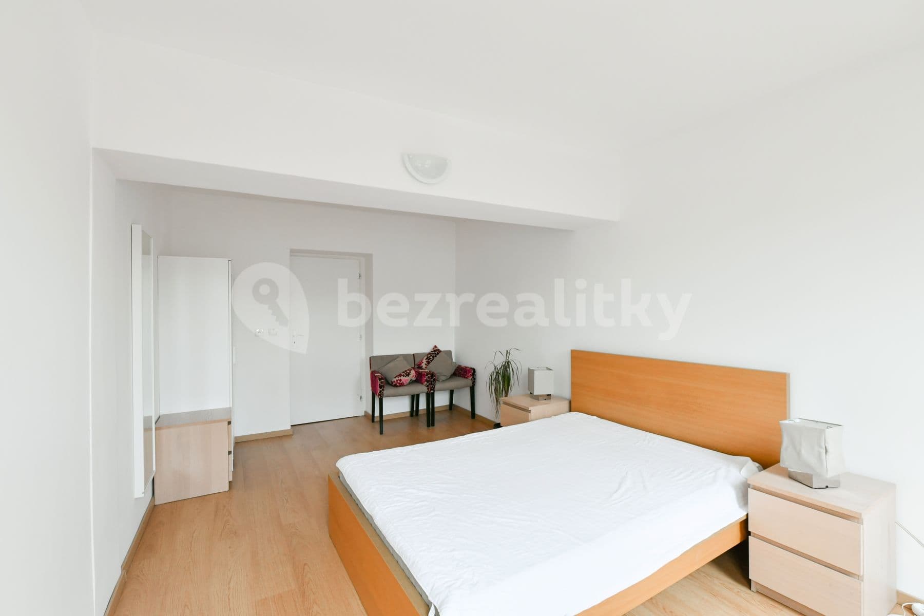 2 bedroom with open-plan kitchen flat for sale, 89 m², Roháčova, Prague, Prague