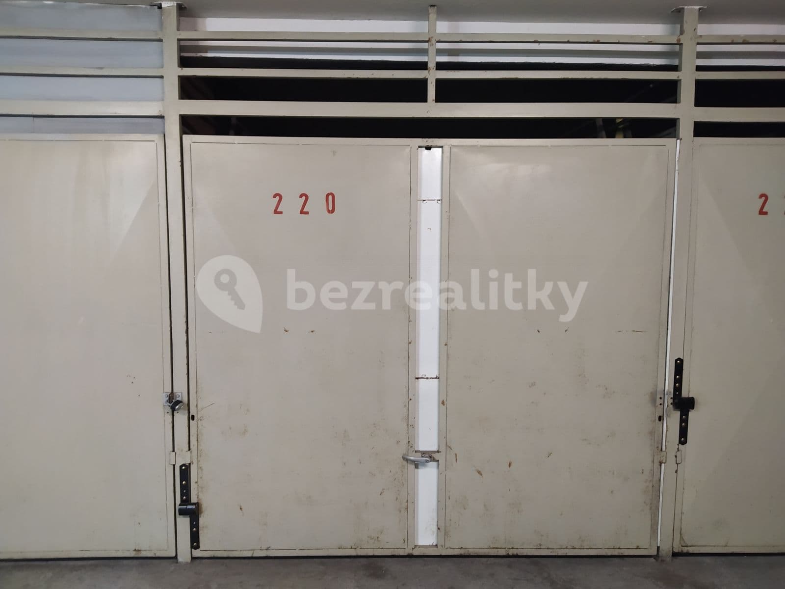 garage to rent, 13 m², K Dolům, Prague, Prague garage to rent, 13 m², K Dolům, Prague, Prague