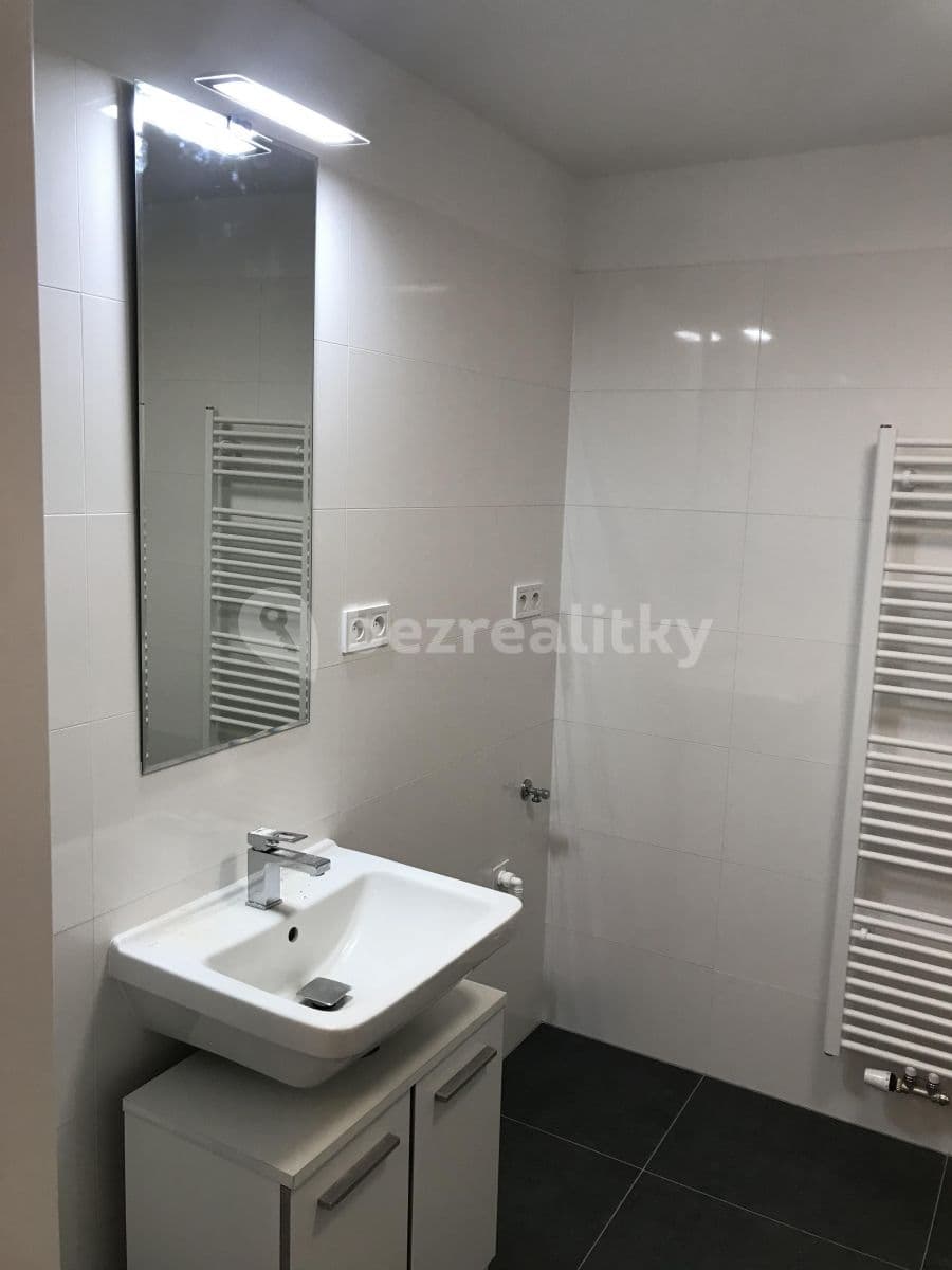 1 bedroom with open-plan kitchen flat to rent, 50 m², Žižkova, Horoměřice, Středočeský Region 1 bedroom with open-plan kitchen flat to rent, 50 m², Žižkova, Horoměřice, Středočeský Region