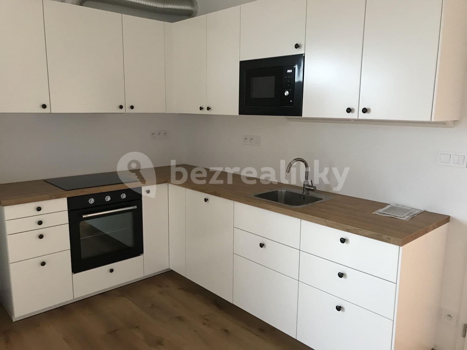 1 bedroom with open-plan kitchen flat to rent, 50 m², Žižkova, Horoměřice, Středočeský Region 1 bedroom with open-plan kitchen flat to rent, 50 m², Žižkova, Horoměřice, Středočeský Region