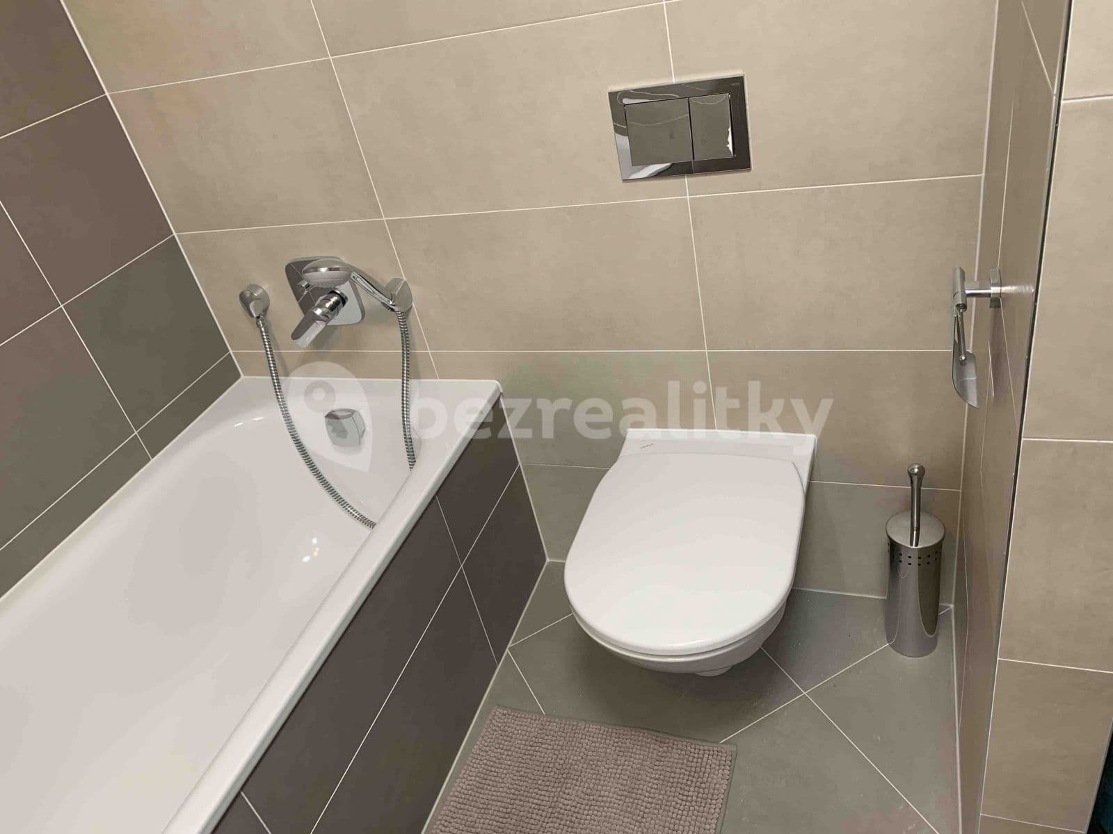 Studio flat to rent, 34 m², U Pergamenky, Prague, Prague Studio flat to rent, 34 m², U Pergamenky, Prague, Prague