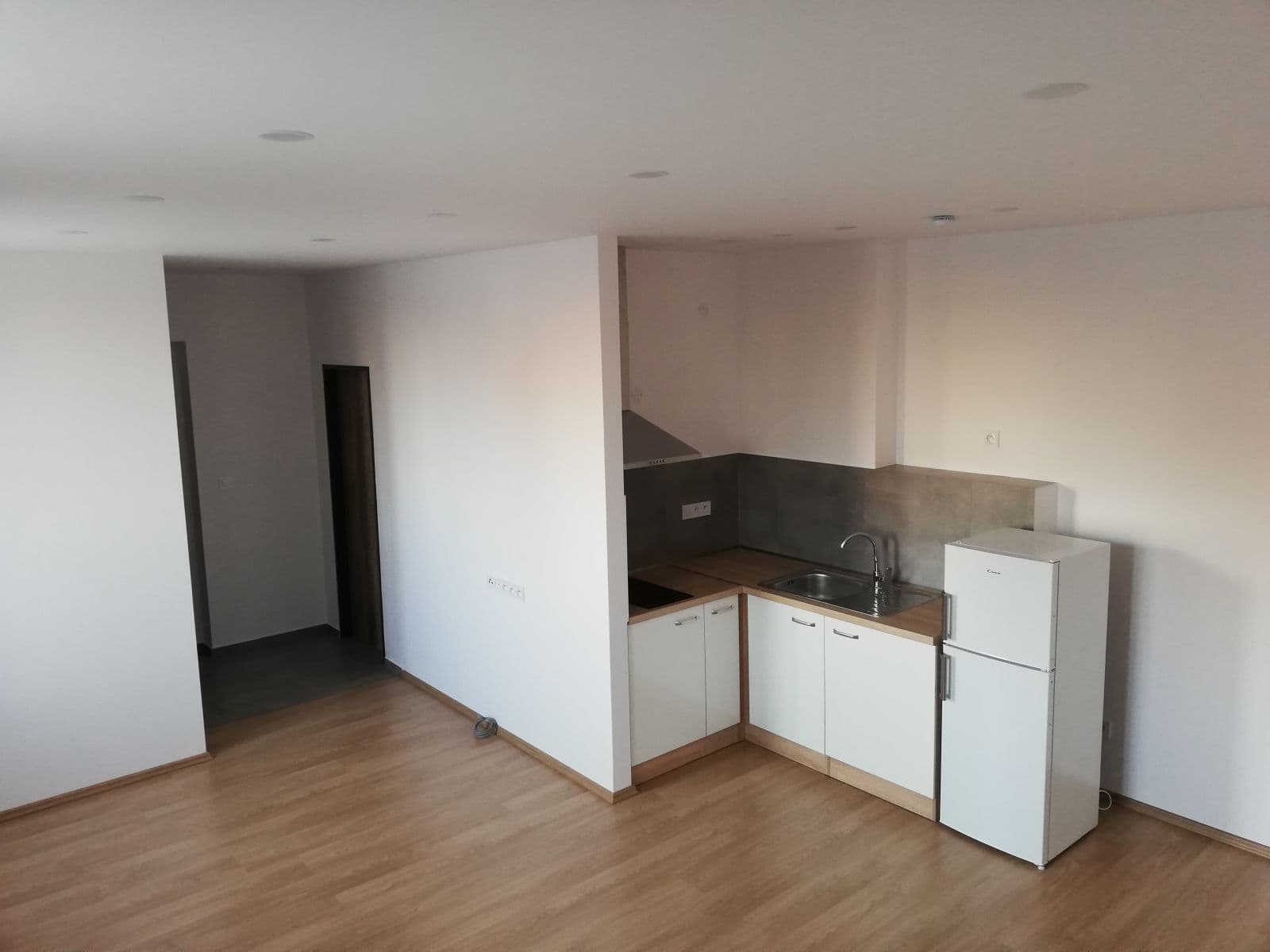 Studio flat to rent, 32 m², Nerudova, Hradec Králové, Královéhradecký Region Studio flat to rent, 32 m², Nerudova, Hradec Králové, Královéhradecký Region