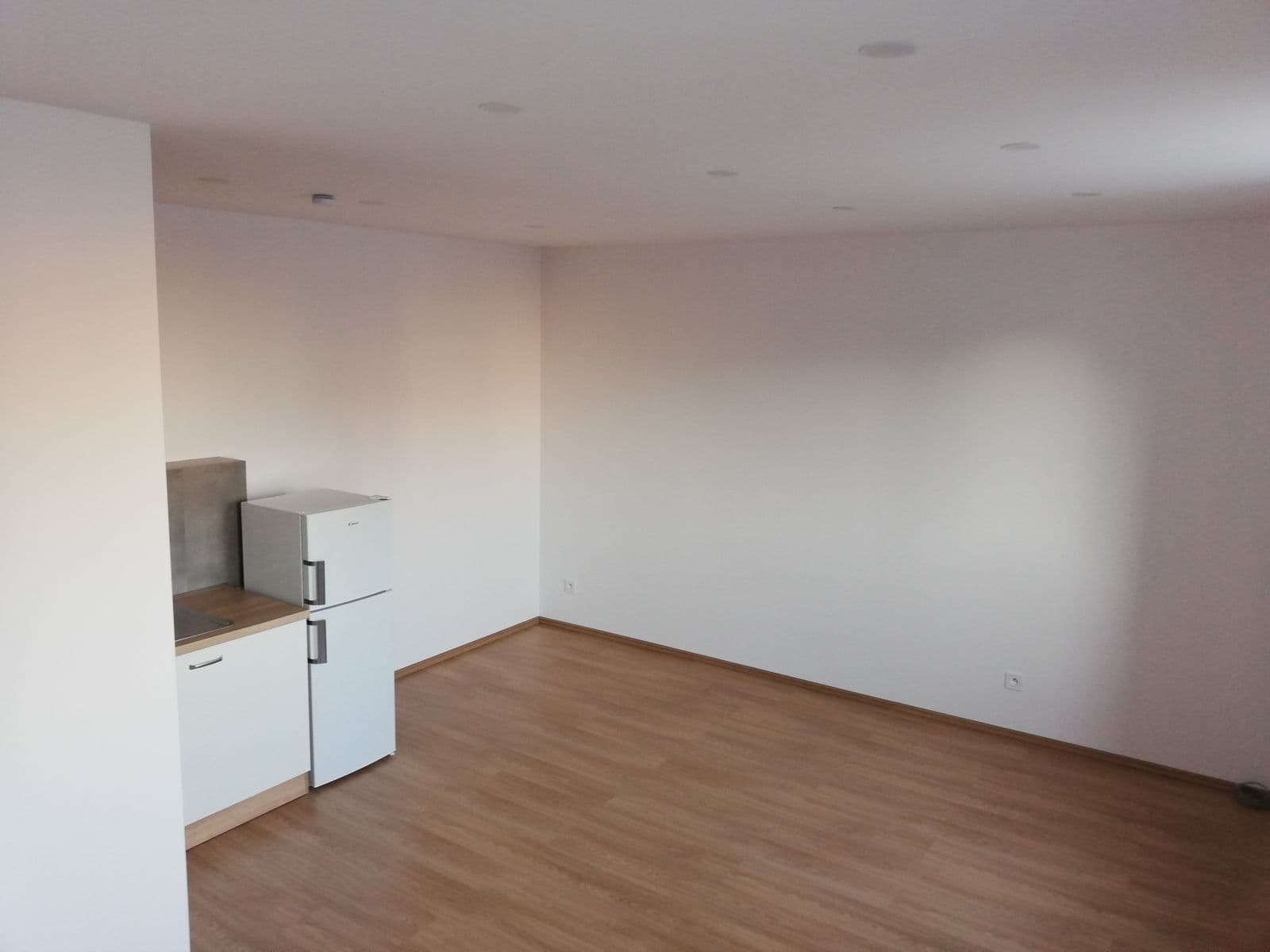 Studio flat to rent, 32 m², Nerudova, Hradec Králové, Královéhradecký Region Studio flat to rent, 32 m², Nerudova, Hradec Králové, Královéhradecký Region