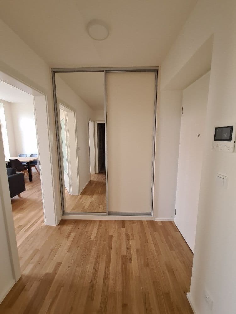 1 bedroom with open-plan kitchen flat to rent, 47 m², Tusarova, Prague, Prague 1 bedroom with open-plan kitchen flat to rent, 47 m², Tusarova, Prague, Prague