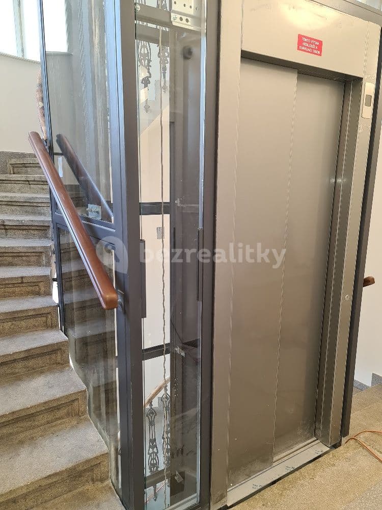 1 bedroom with open-plan kitchen flat to rent, 65 m², Tusarova, Prague, Prague 1 bedroom with open-plan kitchen flat to rent, 65 m², Tusarova, Prague, Prague