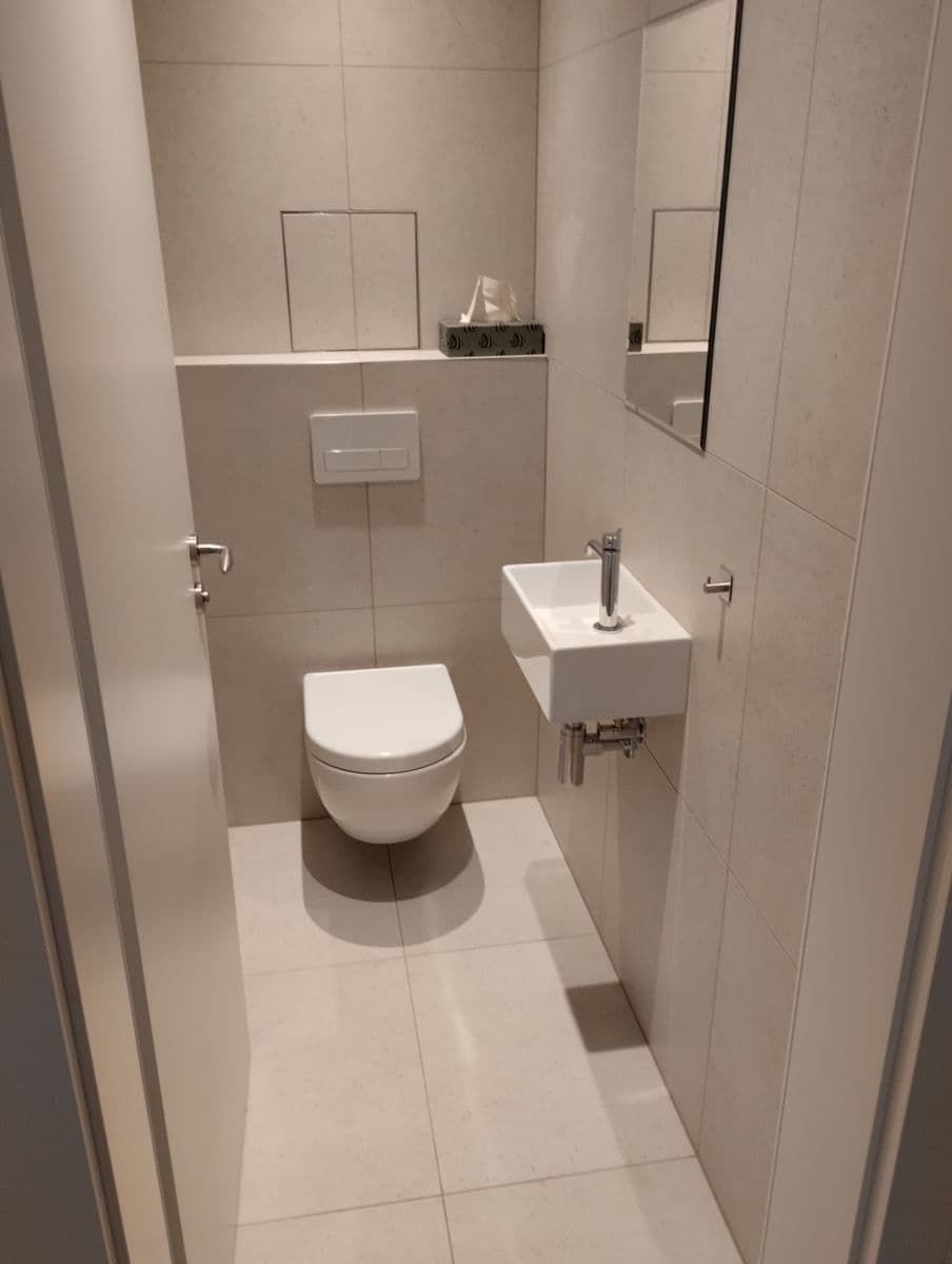 1 bedroom with open-plan kitchen flat to rent, 65 m², Tusarova, Prague, Prague 1 bedroom with open-plan kitchen flat to rent, 65 m², Tusarova, Prague, Prague