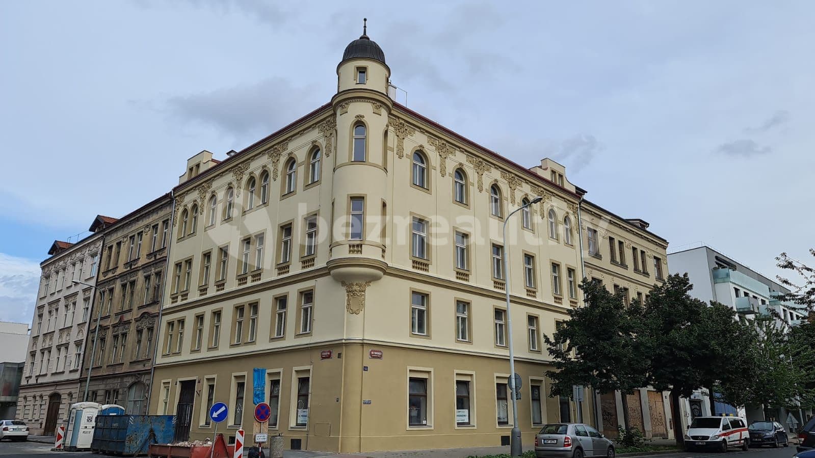 1 bedroom with open-plan kitchen flat to rent, 29 m², Tusarova, Prague, Prague 1 bedroom with open-plan kitchen flat to rent, 29 m², Tusarova, Prague, Prague