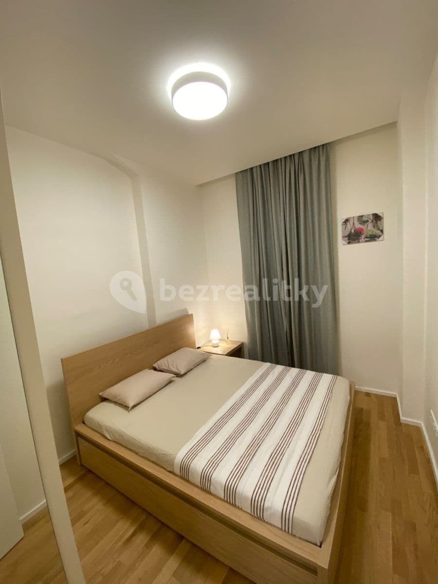 1 bedroom with open-plan kitchen flat to rent, 29 m², Tusarova, Prague, Prague 1 bedroom with open-plan kitchen flat to rent, 29 m², Tusarova, Prague, Prague