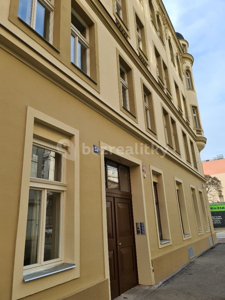 1 bedroom with open-plan kitchen flat to rent, 47 m², Tusarova, Prague, Prague 1 bedroom with open-plan kitchen flat to rent, 47 m², Tusarova, Prague, Prague