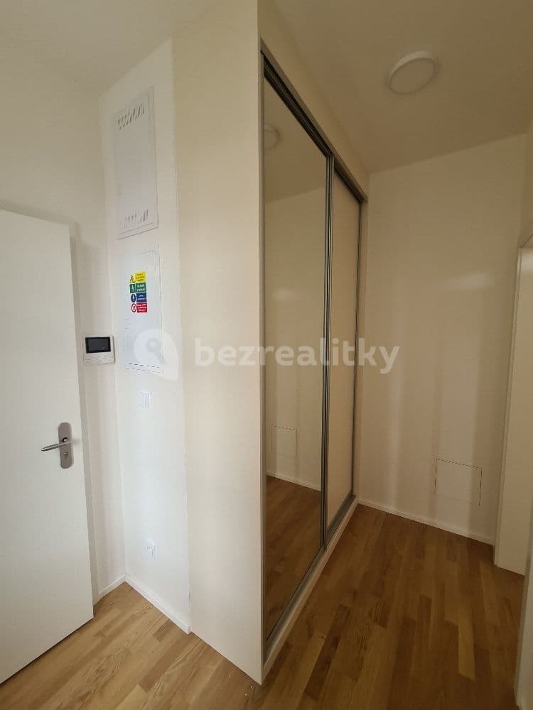 1 bedroom with open-plan kitchen flat to rent, 47 m², Tusarova, Prague, Prague 1 bedroom with open-plan kitchen flat to rent, 47 m², Tusarova, Prague, Prague
