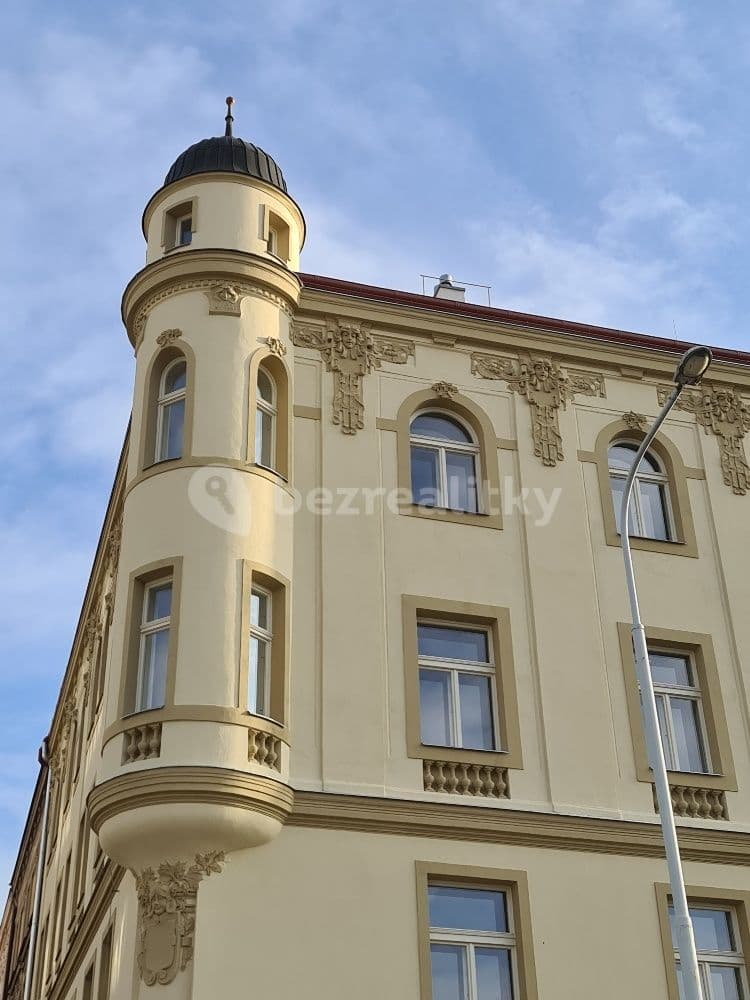 1 bedroom with open-plan kitchen flat to rent, 47 m², Tusarova, Prague, Prague 1 bedroom with open-plan kitchen flat to rent, 47 m², Tusarova, Prague, Prague