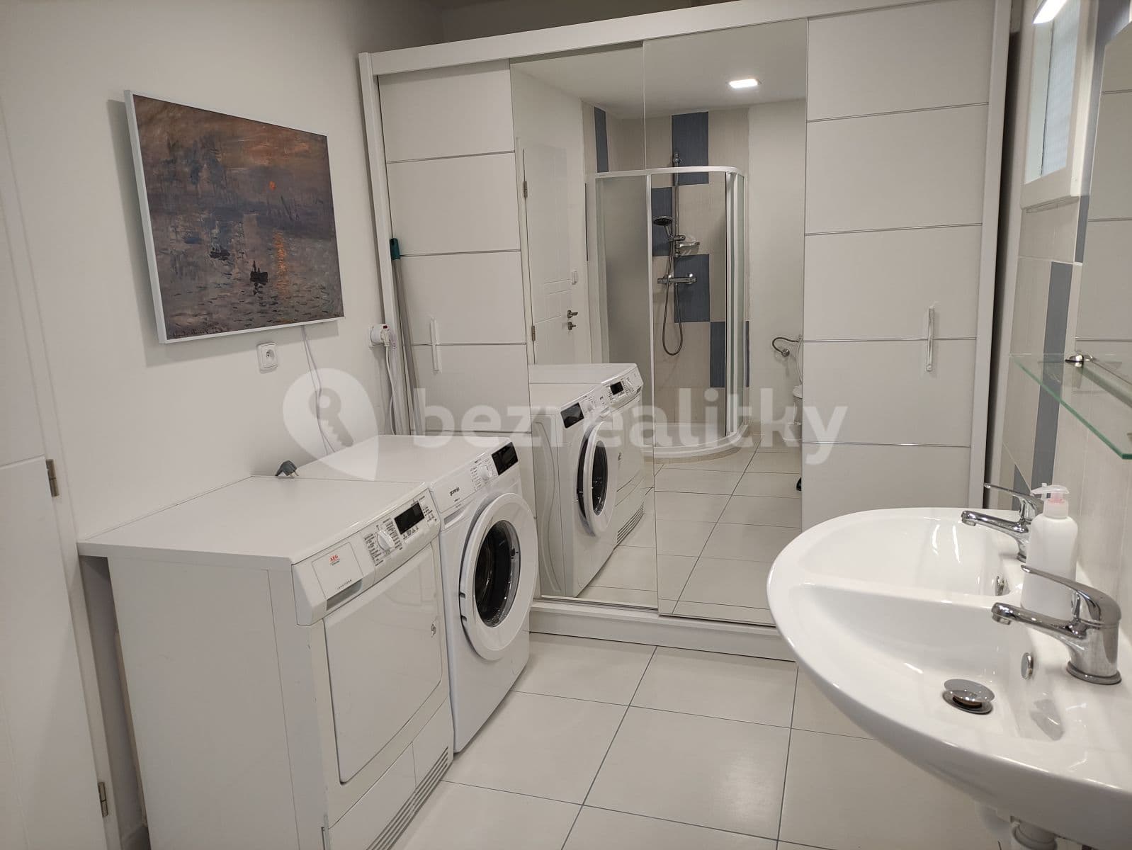 2 bedroom with open-plan kitchen flat to rent, 68 m², Pod Vlkem, Prague, Prague 2 bedroom with open-plan kitchen flat to rent, 68 m², Pod Vlkem, Prague, Prague