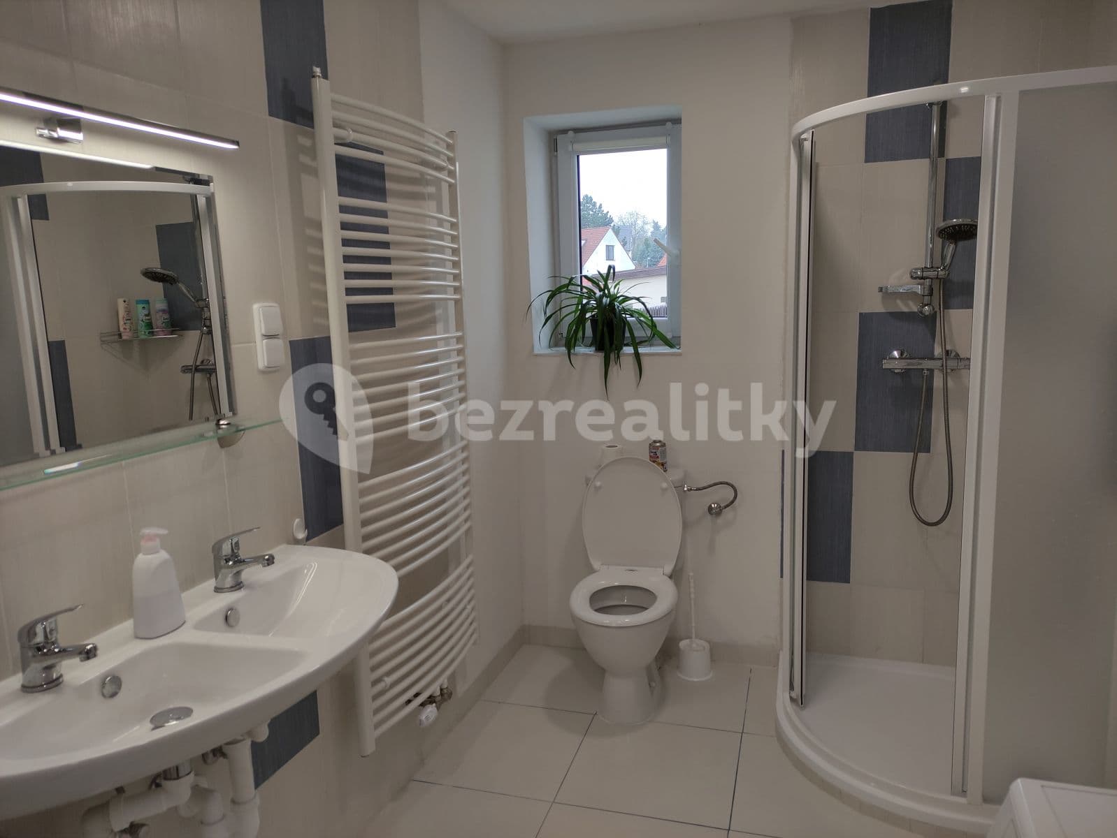 2 bedroom with open-plan kitchen flat to rent, 68 m², Pod Vlkem, Prague, Prague 2 bedroom with open-plan kitchen flat to rent, 68 m², Pod Vlkem, Prague, Prague